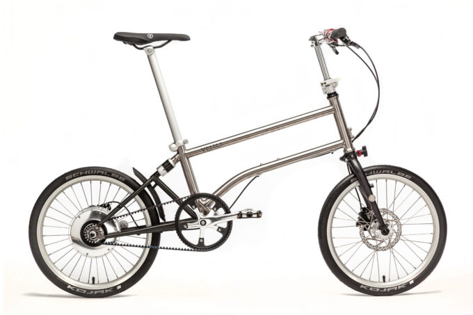 Das Vello Bike + Titan. ist das leichteste Falt-E-Bike von Vello aus Wien. Es ist erhältlich ab 4.490 EUR in drei Ausführungen: Standard, Speed-Drive und Mountain-Drive.